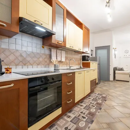 Apartament Karalice *